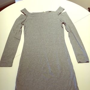 Long sleeve casual short dress.